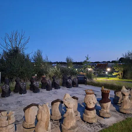 Pond Pine 2ppl Adults Only Rathdowney