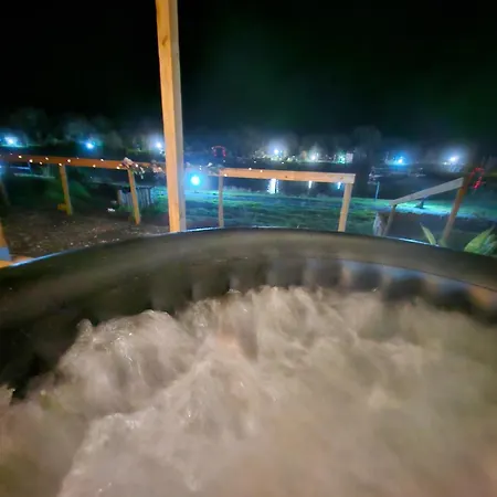 Lodge Pond Pine 2ppl Adults Only