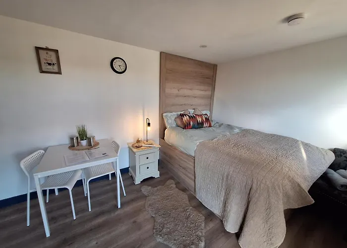 Pond Pine 2ppl Adults Only Orman Evi Rathdowney